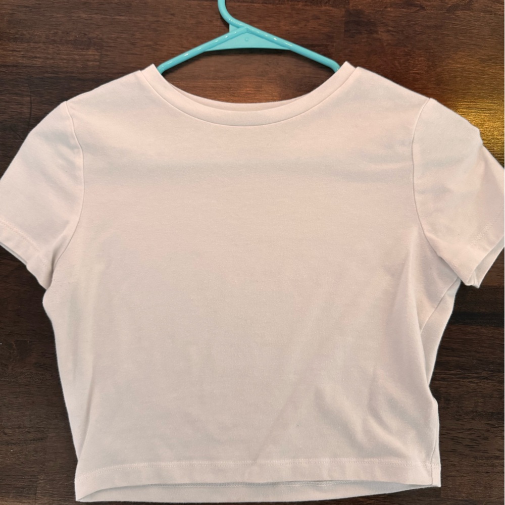 White crop tee